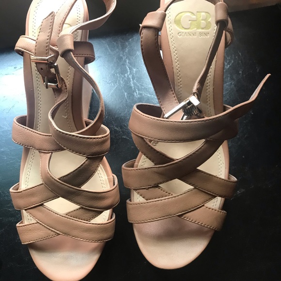 Gianni Bini Shoes - Wedge Beige beautiful Gianni Bini